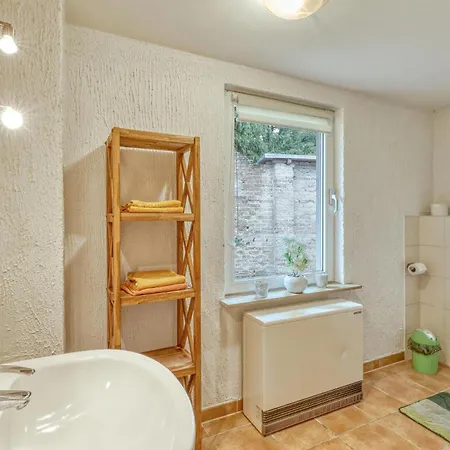 2 Bedroom Beautiful In Breesen Ot Kaluebbe
